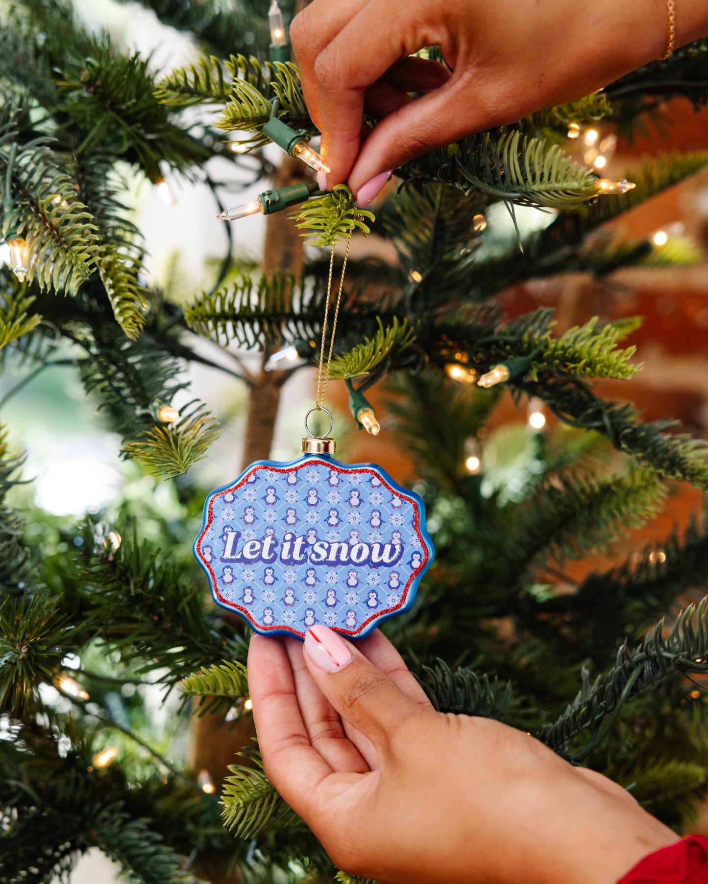 Scallop Ornament - Let It Snow