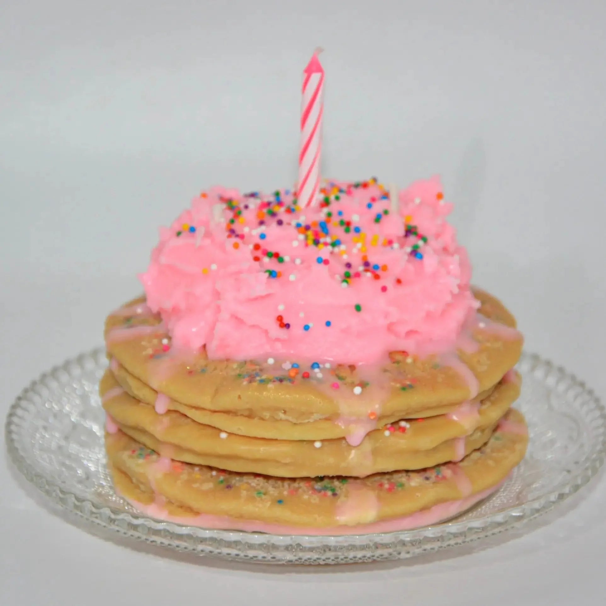 FUNFETTI STRAWBERRY MILK PANCAKE CANDLE