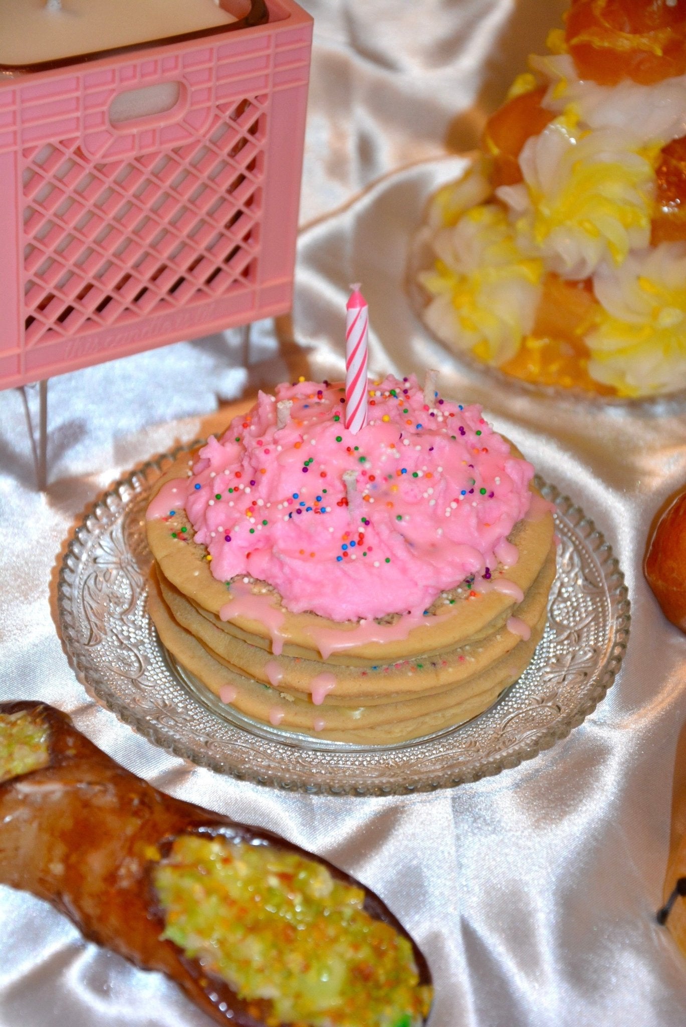 FUNFETTI STRAWBERRY MILK PANCAKE CANDLE