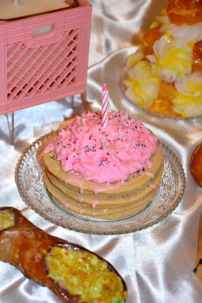FUNFETTI STRAWBERRY MILK PANCAKE CANDLE