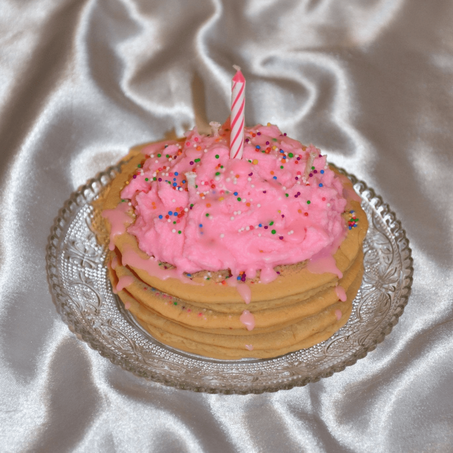 FUNFETTI STRAWBERRY MILK PANCAKE CANDLE